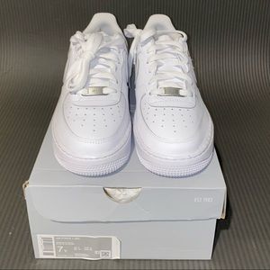 NEW - Nike Air Force 1 (GS) - Youth 7
